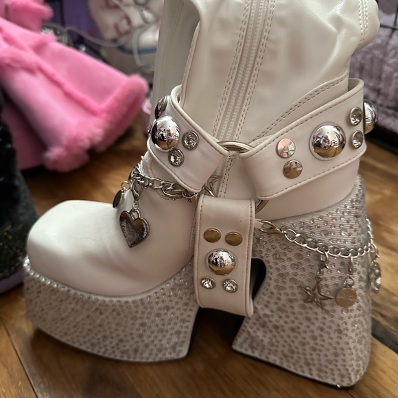 Women's White Platform Boots with Charms - Picture 3 of 8